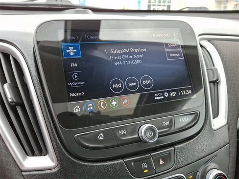 Used 2022 Chevrolet Malibu LT image 3