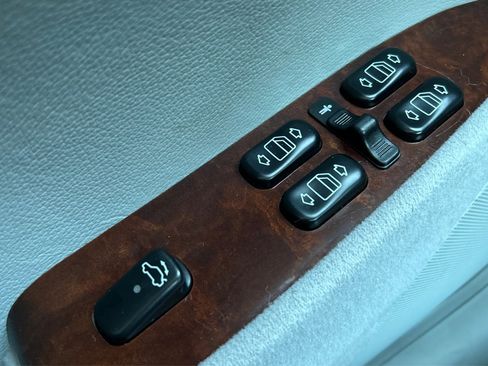 Used 2002 Mercedes-Benz CL 500 image 38