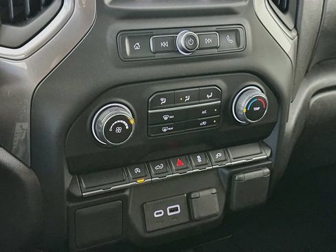 Used 2022 Chevrolet Silverado 1500 Custom w/ Safety Confidence Package AWD/4WD image 18