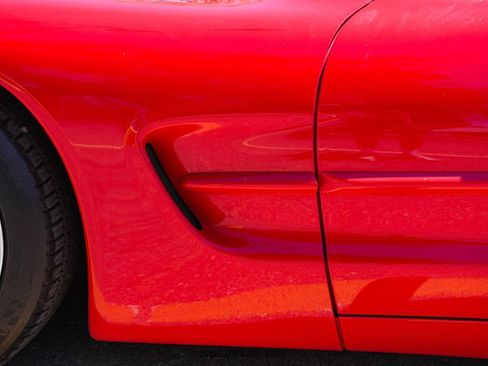 Used 1999 Chevrolet Corvette Coupe w/ Memory Pkg RWD image 74