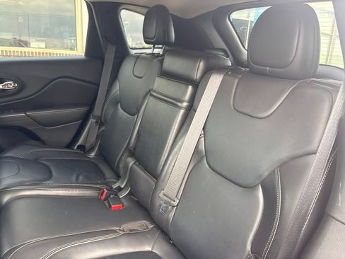 Used 2017 Jeep Cherokee Limited AWD/4WD image 34