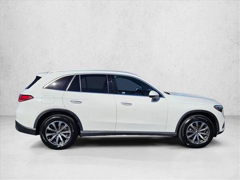 Used 2024 Mercedes-Benz GLC 300 image 4