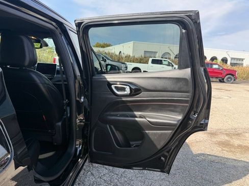 Used 2024 Jeep Compass Trailhawk AWD/4WD image 23