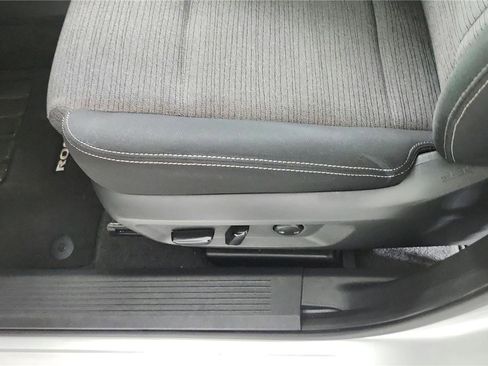 Used 2023 Nissan Rogue SV FWD image 11