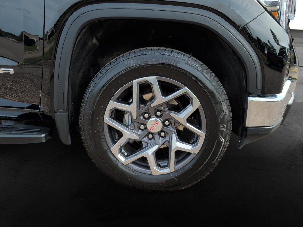 Used 2024 GMC Sierra 1500 SLT w/ SLT Premium Plus Package AWD/4WD image 9