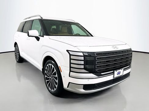 Certified 2026 Hyundai Palisade Calligraphy FWD image 3