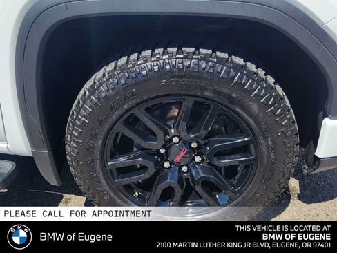 Used 2025 GMC Sierra 1500 Elevation w/ Preferred Package AWD/4WD image 9