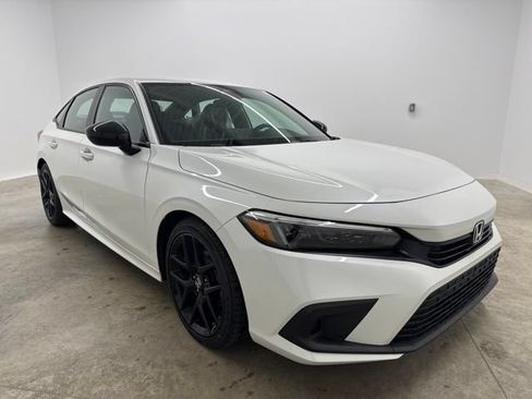 Used 2024 Honda Civic Sport image 3