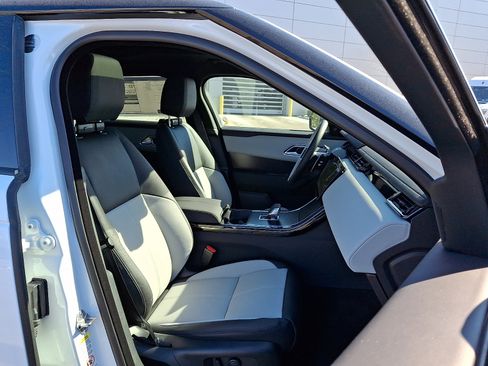 New 2026 Land Rover Range Rover Velar Dynamic SE image 3
