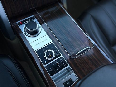 Used 2015 Land Rover Range Rover Autobiography image 38