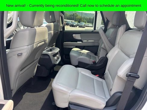 Used 2025 Ford Expedition Active AWD/4WD image 10