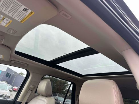 Used 2024 Ford Expedition Limited image 19