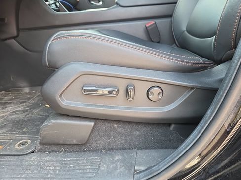 Used 2025 Honda Pilot TrailSport image 10