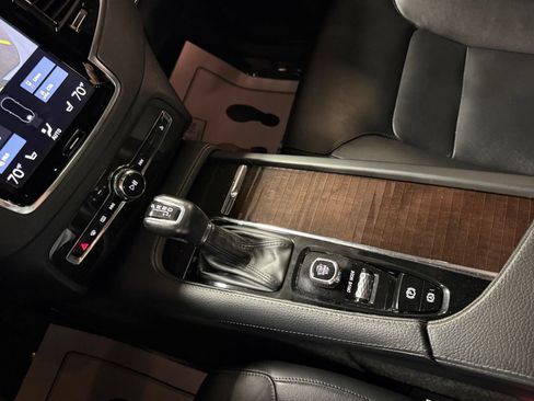 Used 2018 Volvo XC90 T5 Momentum w/ Convenience Package AWD/4WD image 33
