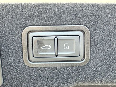 Used 2024 Audi A8 L 3.0T w/ Comfort Plus Package image 19