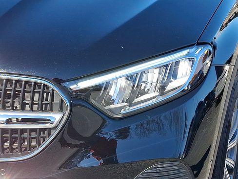 Used 2026 Mercedes-Benz GLC 300 4MATIC image 9