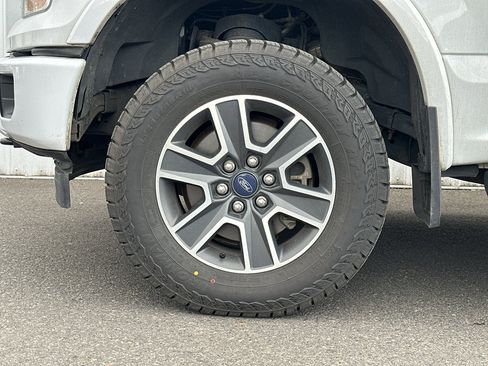 Used 2017 Ford F150 XLT w/ Equipment Group 302A Luxury image 8