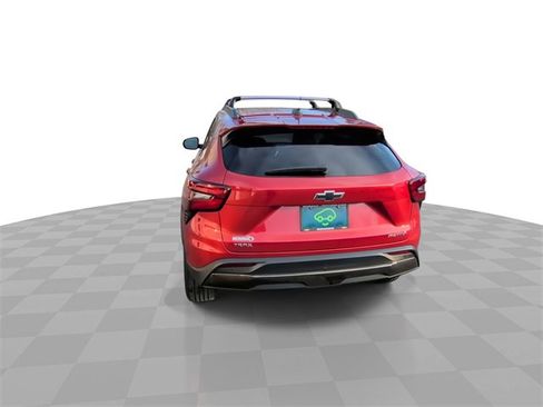 Used 2024 Chevrolet Trax ACTIV w/ Sunroof Package image 7