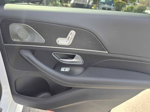 Used 2026 Mercedes-Benz GLS 450 4MATIC image 13