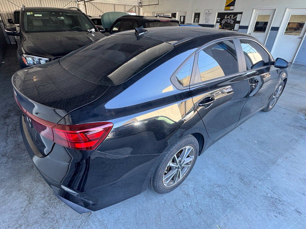 Used 2023 Kia Forte LXS FWD image 3