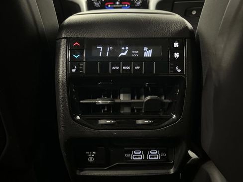 Used 2021 Jeep Grand Cherokee L Limited image 33