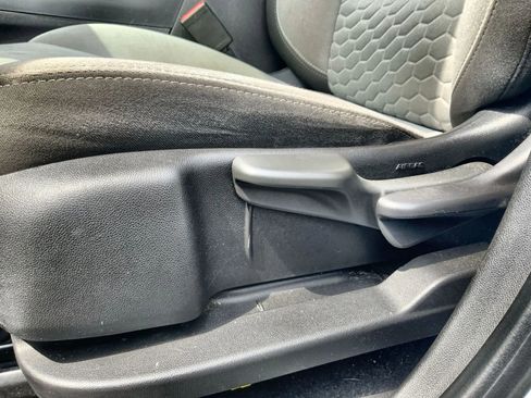 Used 2018 Chevrolet Equinox LS FWD image 14