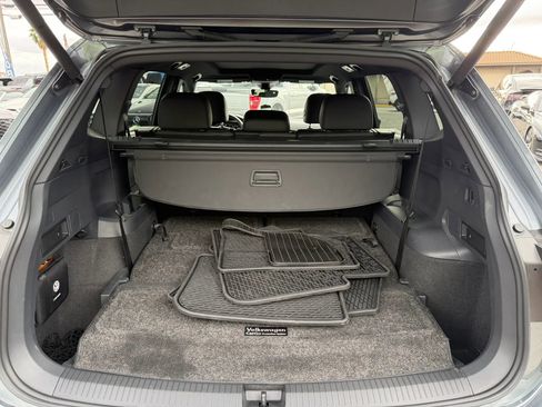 Used 2020 Volkswagen Tiguan SEL Premium R-Line AWD/4WD image 33