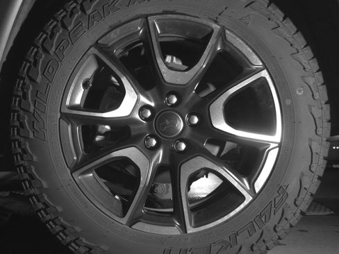 Used 2025 Jeep Compass Trailhawk image 14