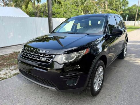 Used 2016 Land Rover Discovery Sport SE image 4