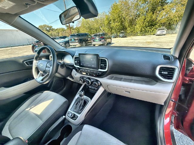 Used 2025 Hyundai Venue SEL FWD image 27