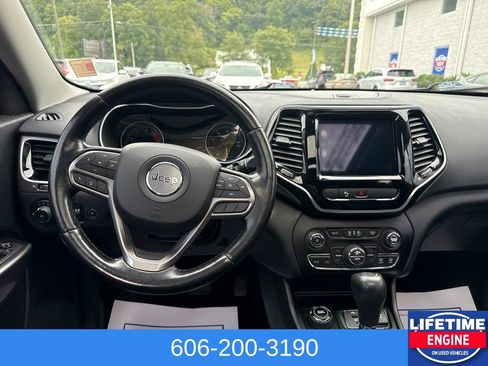 Used 2020 Jeep Cherokee Limited AWD/4WD image 16