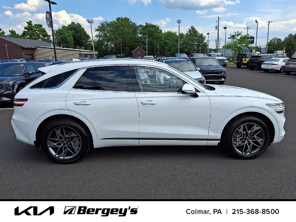 Used 2023 Genesis GV70 2.5T w/ Select Package AWD/4WD image 9
