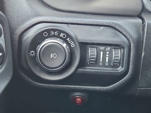 Used 2020 Jeep Wrangler Sport AWD/4WD image 17