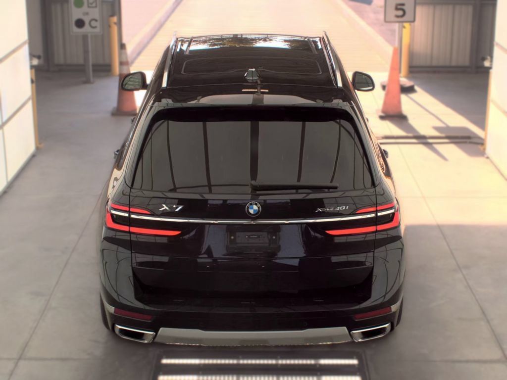 Used 2026 BMW X7 xDrive40i AWD/4WD image 6