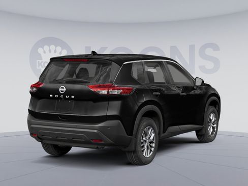 Used 2021 Nissan Rogue S image 2