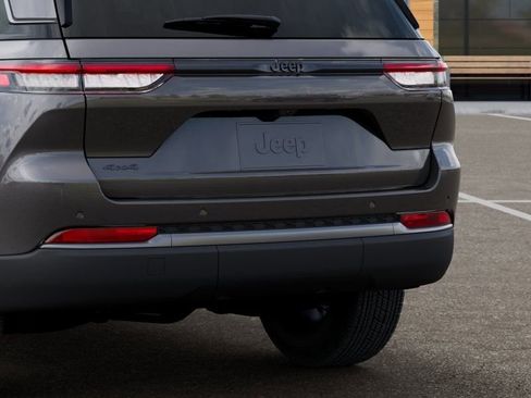 New 2026 Jeep Grand Cherokee Altitude AWD/4WD image 14