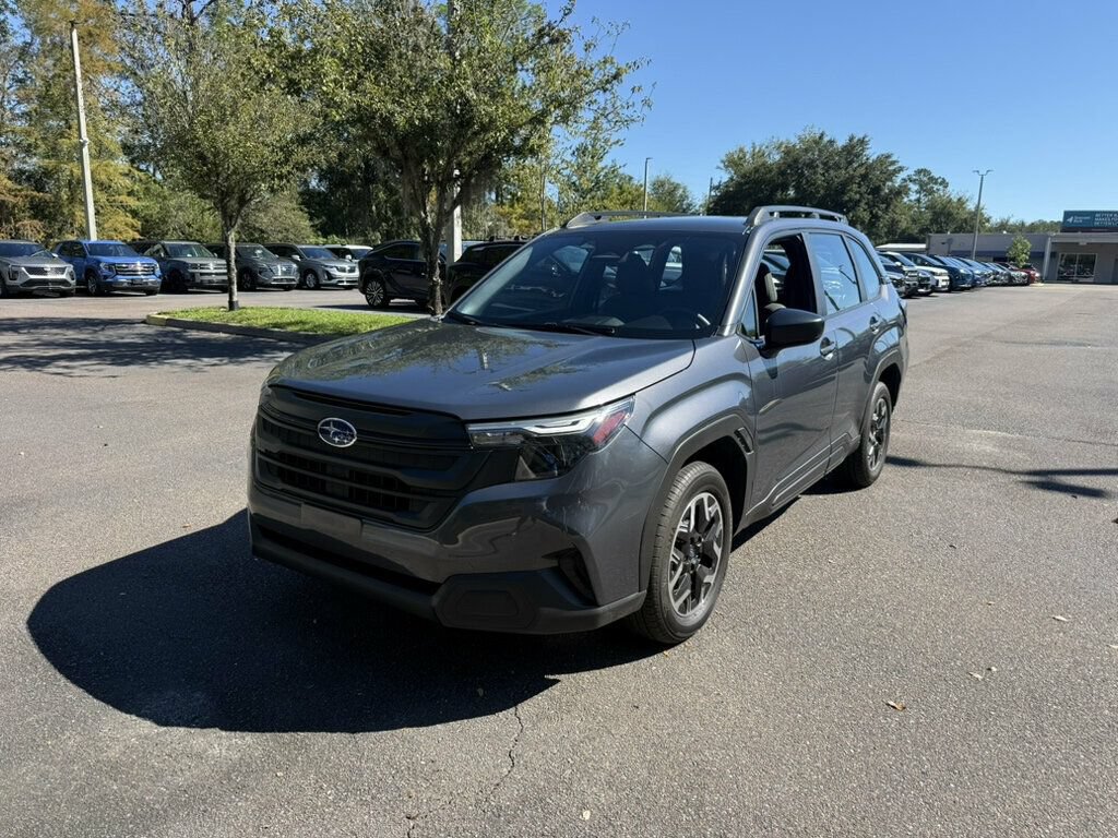 Used 2025 Subaru Forester AWD/4WD image 2