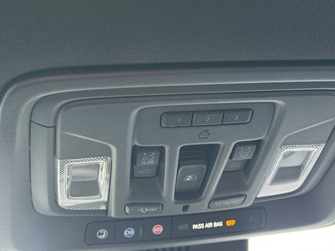 Used 2023 Chevrolet Silverado 1500 High Country w/ High Country Premium Package image 22