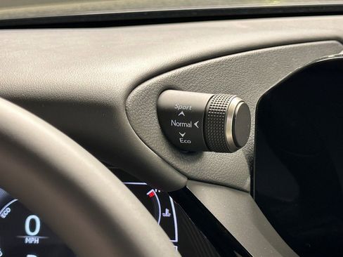 New 2025 Lexus ES 300h w/ Premium Package image 20