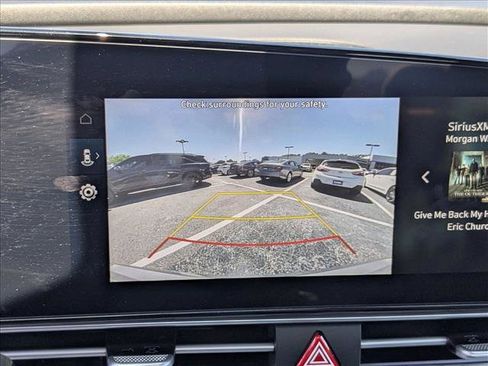 Used 2025 Hyundai Elantra Limited FWD image 14