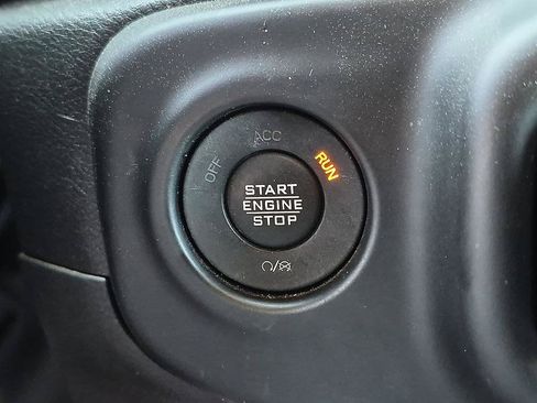 Used 2023 Jeep Gladiator Overland AWD/4WD image 25