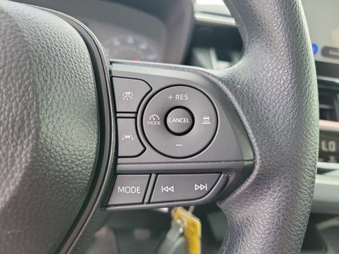Used 2025 Toyota Corolla LE image 16
