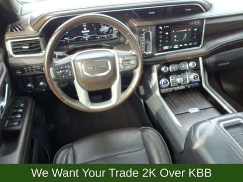 Used 2022 GMC Yukon XL Denali w/ Denali Premium Package image 15