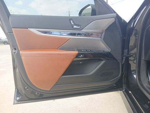 Used 2024 BMW 760i xDrive w/ Premium Package 2 image 20