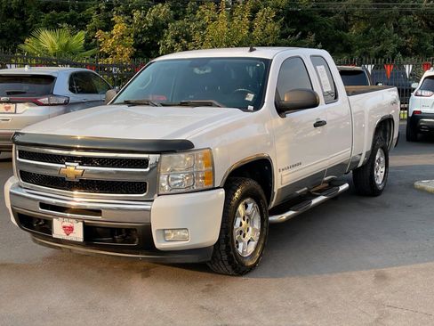 Used 2009 Chevrolet Silverado 1500 LT w/ Power Pack Plus image 3