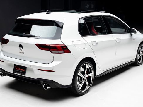 Used 2025 Volkswagen GTI SE image 33