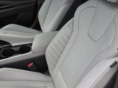 Used 2024 Hyundai Elantra Limited FWD image 26