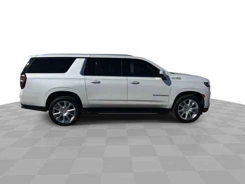 Certified 2023 Chevrolet Suburban High Country AWD/4WD image 9
