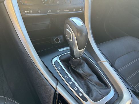 Used 2014 Ford Fusion SE w/ Equipment Group 202A image 13