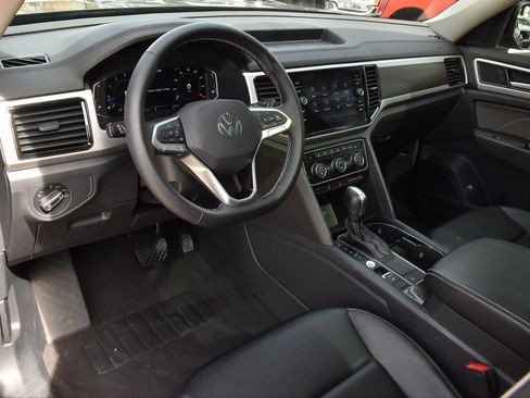 Used 2022 Volkswagen Atlas SE image 35